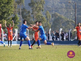 
<a style='margin-left: 5px;' class='btn btn-xs btn-social btn-facebook' href='https://www.facebook.com/sharer/sharer.php?u=https://boladovale.com.br/imgs/800-800-90/conteudo/fotos/1637/img6717.jpg' rel='popup' data-width='500' data-height='400'><i class='fa fa-facebook'></i>Compartilhar <span class='hidden-xs'>no Facebook</span>
</a> 
<a class='btn btn-default btn-xs' target='_blank' href='imgs/800-800-90/conteudo/fotos/1637/img6717.jpg'>
<span class='glyphicon glyphicon-cloud-download'></span> Salvar
</a> 
<span></span>