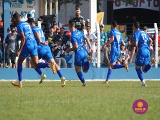 
<a style='margin-left: 5px;' class='btn btn-xs btn-social btn-facebook' href='https://www.facebook.com/sharer/sharer.php?u=https://boladovale.com.br/imgs/800-800-90/conteudo/fotos/1637/img6723.jpg' rel='popup' data-width='500' data-height='400'><i class='fa fa-facebook'></i>Compartilhar <span class='hidden-xs'>no Facebook</span>
</a> 
<a class='btn btn-default btn-xs' target='_blank' href='imgs/800-800-90/conteudo/fotos/1637/img6723.jpg'>
<span class='glyphicon glyphicon-cloud-download'></span> Salvar
</a> 
<span></span>