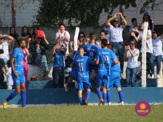 
<a style='margin-left: 5px;' class='btn btn-xs btn-social btn-facebook' href='https://www.facebook.com/sharer/sharer.php?u=https://boladovale.com.br/imgs/800-800-90/conteudo/fotos/1637/img6729.jpg' rel='popup' data-width='500' data-height='400'><i class='fa fa-facebook'></i>Compartilhar <span class='hidden-xs'>no Facebook</span>
</a> 
<a class='btn btn-default btn-xs' target='_blank' href='imgs/800-800-90/conteudo/fotos/1637/img6729.jpg'>
<span class='glyphicon glyphicon-cloud-download'></span> Salvar
</a> 
<span></span>