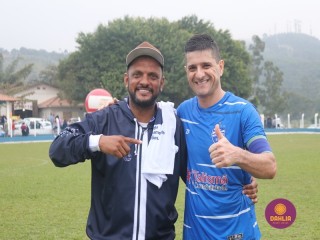 
<a style='margin-left: 5px;' class='btn btn-xs btn-social btn-facebook' href='https://www.facebook.com/sharer/sharer.php?u=https://boladovale.com.br/imgs/800-800-90/conteudo/fotos/1637/img6927.jpg' rel='popup' data-width='500' data-height='400'><i class='fa fa-facebook'></i>Compartilhar <span class='hidden-xs'>no Facebook</span>
</a> 
<a class='btn btn-default btn-xs' target='_blank' href='imgs/800-800-90/conteudo/fotos/1637/img6927.jpg'>
<span class='glyphicon glyphicon-cloud-download'></span> Salvar
</a> 
<span></span>