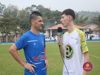 
<a style='margin-left: 5px;' class='btn btn-xs btn-social btn-facebook' href='https://www.facebook.com/sharer/sharer.php?u=https://boladovale.com.br/imgs/800-800-90/conteudo/fotos/1637/img6928.jpg' rel='popup' data-width='500' data-height='400'><i class='fa fa-facebook'></i>Compartilhar <span class='hidden-xs'>no Facebook</span>
</a> 
<a class='btn btn-default btn-xs' target='_blank' href='imgs/800-800-90/conteudo/fotos/1637/img6928.jpg'>
<span class='glyphicon glyphicon-cloud-download'></span> Salvar
</a> 
<span></span>