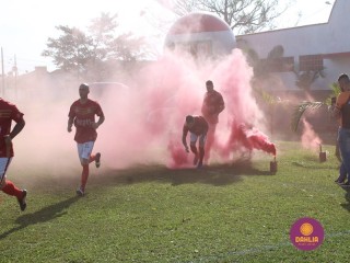 
<a style='margin-left: 5px;' class='btn btn-xs btn-social btn-facebook' href='https://www.facebook.com/sharer/sharer.php?u=https://boladovale.com.br/imgs/800-800-90/conteudo/fotos/1638/img5298.jpg' rel='popup' data-width='500' data-height='400'><i class='fa fa-facebook'></i>Compartilhar <span class='hidden-xs'>no Facebook</span>
</a> 
<a class='btn btn-default btn-xs' target='_blank' href='imgs/800-800-90/conteudo/fotos/1638/img5298.jpg'>
<span class='glyphicon glyphicon-cloud-download'></span> Salvar
</a> 
<span></span>