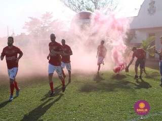
<a style='margin-left: 5px;' class='btn btn-xs btn-social btn-facebook' href='https://www.facebook.com/sharer/sharer.php?u=https://boladovale.com.br/imgs/800-800-90/conteudo/fotos/1638/img5305.jpg' rel='popup' data-width='500' data-height='400'><i class='fa fa-facebook'></i>Compartilhar <span class='hidden-xs'>no Facebook</span>
</a> 
<a class='btn btn-default btn-xs' target='_blank' href='imgs/800-800-90/conteudo/fotos/1638/img5305.jpg'>
<span class='glyphicon glyphicon-cloud-download'></span> Salvar
</a> 
<span></span>