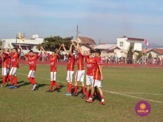 
<a style='margin-left: 5px;' class='btn btn-xs btn-social btn-facebook' href='https://www.facebook.com/sharer/sharer.php?u=https://boladovale.com.br/imgs/800-800-90/conteudo/fotos/1638/img5314.jpg' rel='popup' data-width='500' data-height='400'><i class='fa fa-facebook'></i>Compartilhar <span class='hidden-xs'>no Facebook</span>
</a> 
<a class='btn btn-default btn-xs' target='_blank' href='imgs/800-800-90/conteudo/fotos/1638/img5314.jpg'>
<span class='glyphicon glyphicon-cloud-download'></span> Salvar
</a> 
<span></span>