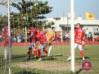 
<a style='margin-left: 5px;' class='btn btn-xs btn-social btn-facebook' href='https://www.facebook.com/sharer/sharer.php?u=https://boladovale.com.br/imgs/800-800-90/conteudo/fotos/1638/img5364.jpg' rel='popup' data-width='500' data-height='400'><i class='fa fa-facebook'></i>Compartilhar <span class='hidden-xs'>no Facebook</span>
</a> 
<a class='btn btn-default btn-xs' target='_blank' href='imgs/800-800-90/conteudo/fotos/1638/img5364.jpg'>
<span class='glyphicon glyphicon-cloud-download'></span> Salvar
</a> 
<span></span>