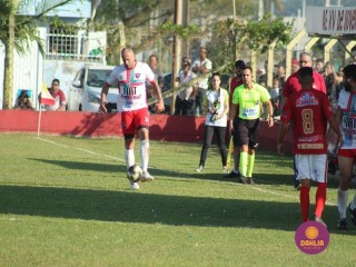 
<a style='margin-left: 5px;' class='btn btn-xs btn-social btn-facebook' href='https://www.facebook.com/sharer/sharer.php?u=https://boladovale.com.br/imgs/800-800-90/conteudo/fotos/1638/img5380.jpg' rel='popup' data-width='500' data-height='400'><i class='fa fa-facebook'></i>Compartilhar <span class='hidden-xs'>no Facebook</span>
</a> 
<a class='btn btn-default btn-xs' target='_blank' href='imgs/800-800-90/conteudo/fotos/1638/img5380.jpg'>
<span class='glyphicon glyphicon-cloud-download'></span> Salvar
</a> 
<span></span>