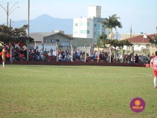 
<a style='margin-left: 5px;' class='btn btn-xs btn-social btn-facebook' href='https://www.facebook.com/sharer/sharer.php?u=https://boladovale.com.br/imgs/800-800-90/conteudo/fotos/1638/img5401.jpg' rel='popup' data-width='500' data-height='400'><i class='fa fa-facebook'></i>Compartilhar <span class='hidden-xs'>no Facebook</span>
</a> 
<a class='btn btn-default btn-xs' target='_blank' href='imgs/800-800-90/conteudo/fotos/1638/img5401.jpg'>
<span class='glyphicon glyphicon-cloud-download'></span> Salvar
</a> 
<span></span>