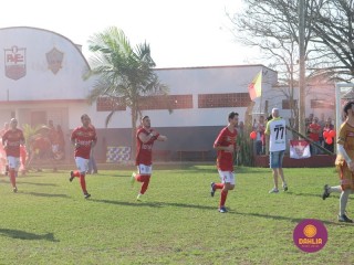 
<a style='margin-left: 5px;' class='btn btn-xs btn-social btn-facebook' href='https://www.facebook.com/sharer/sharer.php?u=https://boladovale.com.br/imgs/800-800-90/conteudo/fotos/1638/img6973.jpg' rel='popup' data-width='500' data-height='400'><i class='fa fa-facebook'></i>Compartilhar <span class='hidden-xs'>no Facebook</span>
</a> 
<a class='btn btn-default btn-xs' target='_blank' href='imgs/800-800-90/conteudo/fotos/1638/img6973.jpg'>
<span class='glyphicon glyphicon-cloud-download'></span> Salvar
</a> 
<span></span>