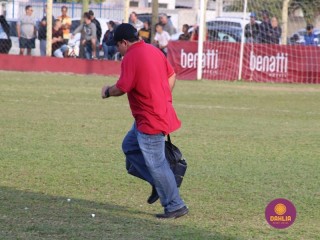 
<a style='margin-left: 5px;' class='btn btn-xs btn-social btn-facebook' href='https://www.facebook.com/sharer/sharer.php?u=https://boladovale.com.br/imgs/800-800-90/conteudo/fotos/1638/img7179.jpg' rel='popup' data-width='500' data-height='400'><i class='fa fa-facebook'></i>Compartilhar <span class='hidden-xs'>no Facebook</span>
</a> 
<a class='btn btn-default btn-xs' target='_blank' href='imgs/800-800-90/conteudo/fotos/1638/img7179.jpg'>
<span class='glyphicon glyphicon-cloud-download'></span> Salvar
</a> 
<span></span>
