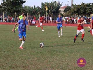 
<a style='margin-left: 5px;' class='btn btn-xs btn-social btn-facebook' href='https://www.facebook.com/sharer/sharer.php?u=https://boladovale.com.br/imgs/800-800-90/conteudo/fotos/1638/img7191.jpg' rel='popup' data-width='500' data-height='400'><i class='fa fa-facebook'></i>Compartilhar <span class='hidden-xs'>no Facebook</span>
</a> 
<a class='btn btn-default btn-xs' target='_blank' href='imgs/800-800-90/conteudo/fotos/1638/img7191.jpg'>
<span class='glyphicon glyphicon-cloud-download'></span> Salvar
</a> 
<span></span>