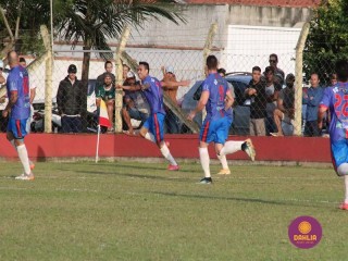 
<a style='margin-left: 5px;' class='btn btn-xs btn-social btn-facebook' href='https://www.facebook.com/sharer/sharer.php?u=https://boladovale.com.br/imgs/800-800-90/conteudo/fotos/1638/img7242.jpg' rel='popup' data-width='500' data-height='400'><i class='fa fa-facebook'></i>Compartilhar <span class='hidden-xs'>no Facebook</span>
</a> 
<a class='btn btn-default btn-xs' target='_blank' href='imgs/800-800-90/conteudo/fotos/1638/img7242.jpg'>
<span class='glyphicon glyphicon-cloud-download'></span> Salvar
</a> 
<span></span>