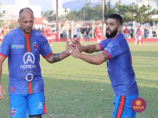 
<a style='margin-left: 5px;' class='btn btn-xs btn-social btn-facebook' href='https://www.facebook.com/sharer/sharer.php?u=https://boladovale.com.br/imgs/800-800-90/conteudo/fotos/1638/img7293.jpg' rel='popup' data-width='500' data-height='400'><i class='fa fa-facebook'></i>Compartilhar <span class='hidden-xs'>no Facebook</span>
</a> 
<a class='btn btn-default btn-xs' target='_blank' href='imgs/800-800-90/conteudo/fotos/1638/img7293.jpg'>
<span class='glyphicon glyphicon-cloud-download'></span> Salvar
</a> 
<span></span>