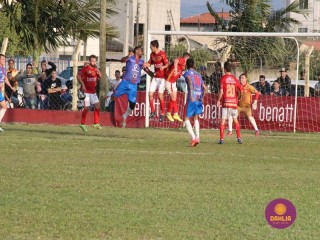 
<a style='margin-left: 5px;' class='btn btn-xs btn-social btn-facebook' href='https://www.facebook.com/sharer/sharer.php?u=https://boladovale.com.br/imgs/800-800-90/conteudo/fotos/1638/img7300.jpg' rel='popup' data-width='500' data-height='400'><i class='fa fa-facebook'></i>Compartilhar <span class='hidden-xs'>no Facebook</span>
</a> 
<a class='btn btn-default btn-xs' target='_blank' href='imgs/800-800-90/conteudo/fotos/1638/img7300.jpg'>
<span class='glyphicon glyphicon-cloud-download'></span> Salvar
</a> 
<span></span>