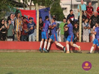 
<a style='margin-left: 5px;' class='btn btn-xs btn-social btn-facebook' href='https://www.facebook.com/sharer/sharer.php?u=https://boladovale.com.br/imgs/800-800-90/conteudo/fotos/1638/img7308.jpg' rel='popup' data-width='500' data-height='400'><i class='fa fa-facebook'></i>Compartilhar <span class='hidden-xs'>no Facebook</span>
</a> 
<a class='btn btn-default btn-xs' target='_blank' href='imgs/800-800-90/conteudo/fotos/1638/img7308.jpg'>
<span class='glyphicon glyphicon-cloud-download'></span> Salvar
</a> 
<span></span>