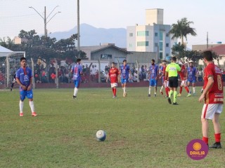 
<a style='margin-left: 5px;' class='btn btn-xs btn-social btn-facebook' href='https://www.facebook.com/sharer/sharer.php?u=https://boladovale.com.br/imgs/800-800-90/conteudo/fotos/1638/img7317.jpg' rel='popup' data-width='500' data-height='400'><i class='fa fa-facebook'></i>Compartilhar <span class='hidden-xs'>no Facebook</span>
</a> 
<a class='btn btn-default btn-xs' target='_blank' href='imgs/800-800-90/conteudo/fotos/1638/img7317.jpg'>
<span class='glyphicon glyphicon-cloud-download'></span> Salvar
</a> 
<span></span>