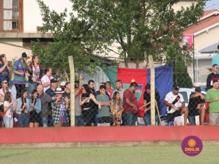 
<a style='margin-left: 5px;' class='btn btn-xs btn-social btn-facebook' href='https://www.facebook.com/sharer/sharer.php?u=https://boladovale.com.br/imgs/800-800-90/conteudo/fotos/1638/img7322.jpg' rel='popup' data-width='500' data-height='400'><i class='fa fa-facebook'></i>Compartilhar <span class='hidden-xs'>no Facebook</span>
</a> 
<a class='btn btn-default btn-xs' target='_blank' href='imgs/800-800-90/conteudo/fotos/1638/img7322.jpg'>
<span class='glyphicon glyphicon-cloud-download'></span> Salvar
</a> 
<span></span>