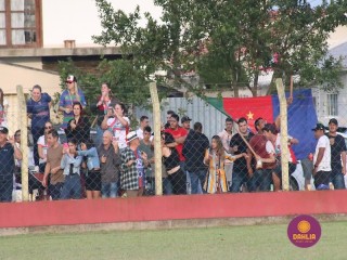 
<a style='margin-left: 5px;' class='btn btn-xs btn-social btn-facebook' href='https://www.facebook.com/sharer/sharer.php?u=https://boladovale.com.br/imgs/800-800-90/conteudo/fotos/1638/img7345.jpg' rel='popup' data-width='500' data-height='400'><i class='fa fa-facebook'></i>Compartilhar <span class='hidden-xs'>no Facebook</span>
</a> 
<a class='btn btn-default btn-xs' target='_blank' href='imgs/800-800-90/conteudo/fotos/1638/img7345.jpg'>
<span class='glyphicon glyphicon-cloud-download'></span> Salvar
</a> 
<span></span>