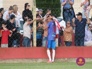 
<a style='margin-left: 5px;' class='btn btn-xs btn-social btn-facebook' href='https://www.facebook.com/sharer/sharer.php?u=https://boladovale.com.br/imgs/800-800-90/conteudo/fotos/1638/img7370.jpg' rel='popup' data-width='500' data-height='400'><i class='fa fa-facebook'></i>Compartilhar <span class='hidden-xs'>no Facebook</span>
</a> 
<a class='btn btn-default btn-xs' target='_blank' href='imgs/800-800-90/conteudo/fotos/1638/img7370.jpg'>
<span class='glyphicon glyphicon-cloud-download'></span> Salvar
</a> 
<span></span>