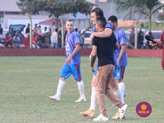 
<a style='margin-left: 5px;' class='btn btn-xs btn-social btn-facebook' href='https://www.facebook.com/sharer/sharer.php?u=https://boladovale.com.br/imgs/800-800-90/conteudo/fotos/1638/img7371.jpg' rel='popup' data-width='500' data-height='400'><i class='fa fa-facebook'></i>Compartilhar <span class='hidden-xs'>no Facebook</span>
</a> 
<a class='btn btn-default btn-xs' target='_blank' href='imgs/800-800-90/conteudo/fotos/1638/img7371.jpg'>
<span class='glyphicon glyphicon-cloud-download'></span> Salvar
</a> 
<span></span>