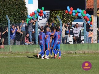 
<a style='margin-left: 5px;' class='btn btn-xs btn-social btn-facebook' href='https://www.facebook.com/sharer/sharer.php?u=https://boladovale.com.br/imgs/800-800-90/conteudo/fotos/1639/img7521.jpg' rel='popup' data-width='500' data-height='400'><i class='fa fa-facebook'></i>Compartilhar <span class='hidden-xs'>no Facebook</span>
</a> 
<a class='btn btn-default btn-xs' target='_blank' href='imgs/800-800-90/conteudo/fotos/1639/img7521.jpg'>
<span class='glyphicon glyphicon-cloud-download'></span> Salvar
</a> 
<span></span>