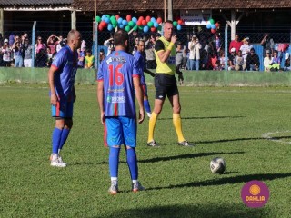 
<a style='margin-left: 5px;' class='btn btn-xs btn-social btn-facebook' href='https://www.facebook.com/sharer/sharer.php?u=https://boladovale.com.br/imgs/800-800-90/conteudo/fotos/1639/img7537.jpg' rel='popup' data-width='500' data-height='400'><i class='fa fa-facebook'></i>Compartilhar <span class='hidden-xs'>no Facebook</span>
</a> 
<a class='btn btn-default btn-xs' target='_blank' href='imgs/800-800-90/conteudo/fotos/1639/img7537.jpg'>
<span class='glyphicon glyphicon-cloud-download'></span> Salvar
</a> 
<span></span>