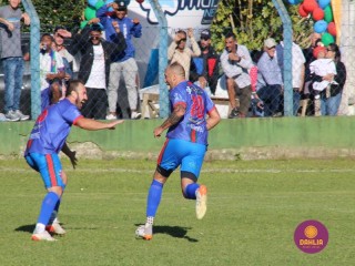 
<a style='margin-left: 5px;' class='btn btn-xs btn-social btn-facebook' href='https://www.facebook.com/sharer/sharer.php?u=https://boladovale.com.br/imgs/800-800-90/conteudo/fotos/1639/img7543.jpg' rel='popup' data-width='500' data-height='400'><i class='fa fa-facebook'></i>Compartilhar <span class='hidden-xs'>no Facebook</span>
</a> 
<a class='btn btn-default btn-xs' target='_blank' href='imgs/800-800-90/conteudo/fotos/1639/img7543.jpg'>
<span class='glyphicon glyphicon-cloud-download'></span> Salvar
</a> 
<span></span>