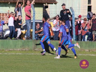 
<a style='margin-left: 5px;' class='btn btn-xs btn-social btn-facebook' href='https://www.facebook.com/sharer/sharer.php?u=https://boladovale.com.br/imgs/800-800-90/conteudo/fotos/1639/img7550.jpg' rel='popup' data-width='500' data-height='400'><i class='fa fa-facebook'></i>Compartilhar <span class='hidden-xs'>no Facebook</span>
</a> 
<a class='btn btn-default btn-xs' target='_blank' href='imgs/800-800-90/conteudo/fotos/1639/img7550.jpg'>
<span class='glyphicon glyphicon-cloud-download'></span> Salvar
</a> 
<span></span>