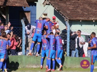 
<a style='margin-left: 5px;' class='btn btn-xs btn-social btn-facebook' href='https://www.facebook.com/sharer/sharer.php?u=https://boladovale.com.br/imgs/800-800-90/conteudo/fotos/1639/img7552.jpg' rel='popup' data-width='500' data-height='400'><i class='fa fa-facebook'></i>Compartilhar <span class='hidden-xs'>no Facebook</span>
</a> 
<a class='btn btn-default btn-xs' target='_blank' href='imgs/800-800-90/conteudo/fotos/1639/img7552.jpg'>
<span class='glyphicon glyphicon-cloud-download'></span> Salvar
</a> 
<span></span>