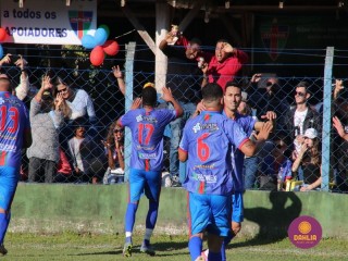 
<a style='margin-left: 5px;' class='btn btn-xs btn-social btn-facebook' href='https://www.facebook.com/sharer/sharer.php?u=https://boladovale.com.br/imgs/800-800-90/conteudo/fotos/1639/img7571.jpg' rel='popup' data-width='500' data-height='400'><i class='fa fa-facebook'></i>Compartilhar <span class='hidden-xs'>no Facebook</span>
</a> 
<a class='btn btn-default btn-xs' target='_blank' href='imgs/800-800-90/conteudo/fotos/1639/img7571.jpg'>
<span class='glyphicon glyphicon-cloud-download'></span> Salvar
</a> 
<span></span>