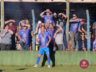 
<a style='margin-left: 5px;' class='btn btn-xs btn-social btn-facebook' href='https://www.facebook.com/sharer/sharer.php?u=https://boladovale.com.br/imgs/800-800-90/conteudo/fotos/1639/img7623.jpg' rel='popup' data-width='500' data-height='400'><i class='fa fa-facebook'></i>Compartilhar <span class='hidden-xs'>no Facebook</span>
</a> 
<a class='btn btn-default btn-xs' target='_blank' href='imgs/800-800-90/conteudo/fotos/1639/img7623.jpg'>
<span class='glyphicon glyphicon-cloud-download'></span> Salvar
</a> 
<span></span>