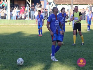 
<a style='margin-left: 5px;' class='btn btn-xs btn-social btn-facebook' href='https://www.facebook.com/sharer/sharer.php?u=https://boladovale.com.br/imgs/800-800-90/conteudo/fotos/1639/img7642.jpg' rel='popup' data-width='500' data-height='400'><i class='fa fa-facebook'></i>Compartilhar <span class='hidden-xs'>no Facebook</span>
</a> 
<a class='btn btn-default btn-xs' target='_blank' href='imgs/800-800-90/conteudo/fotos/1639/img7642.jpg'>
<span class='glyphicon glyphicon-cloud-download'></span> Salvar
</a> 
<span></span>