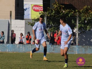 
<a style='margin-left: 5px;' class='btn btn-xs btn-social btn-facebook' href='https://www.facebook.com/sharer/sharer.php?u=https://boladovale.com.br/imgs/800-800-90/conteudo/fotos/1640/img7759.jpg' rel='popup' data-width='500' data-height='400'><i class='fa fa-facebook'></i>Compartilhar <span class='hidden-xs'>no Facebook</span>
</a> 
<a class='btn btn-default btn-xs' target='_blank' href='imgs/800-800-90/conteudo/fotos/1640/img7759.jpg'>
<span class='glyphicon glyphicon-cloud-download'></span> Salvar
</a> 
<span></span>
