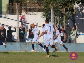 
<a style='margin-left: 5px;' class='btn btn-xs btn-social btn-facebook' href='https://www.facebook.com/sharer/sharer.php?u=https://boladovale.com.br/imgs/800-800-90/conteudo/fotos/1640/img7850.jpg' rel='popup' data-width='500' data-height='400'><i class='fa fa-facebook'></i>Compartilhar <span class='hidden-xs'>no Facebook</span>
</a> 
<a class='btn btn-default btn-xs' target='_blank' href='imgs/800-800-90/conteudo/fotos/1640/img7850.jpg'>
<span class='glyphicon glyphicon-cloud-download'></span> Salvar
</a> 
<span></span>