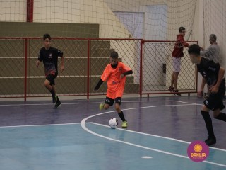 
<a style='margin-left: 5px;' class='btn btn-xs btn-social btn-facebook' href='https://www.facebook.com/sharer/sharer.php?u=https://boladovale.com.br/imgs/800-800-90/conteudo/fotos/1641/img7957.jpg' rel='popup' data-width='500' data-height='400'><i class='fa fa-facebook'></i>Compartilhar <span class='hidden-xs'>no Facebook</span>
</a> 
<a class='btn btn-default btn-xs' target='_blank' href='imgs/800-800-90/conteudo/fotos/1641/img7957.jpg'>
<span class='glyphicon glyphicon-cloud-download'></span> Salvar
</a> 
<span></span>