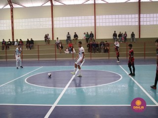 
<a style='margin-left: 5px;' class='btn btn-xs btn-social btn-facebook' href='https://www.facebook.com/sharer/sharer.php?u=https://boladovale.com.br/imgs/800-800-90/conteudo/fotos/1641/img7998.jpg' rel='popup' data-width='500' data-height='400'><i class='fa fa-facebook'></i>Compartilhar <span class='hidden-xs'>no Facebook</span>
</a> 
<a class='btn btn-default btn-xs' target='_blank' href='imgs/800-800-90/conteudo/fotos/1641/img7998.jpg'>
<span class='glyphicon glyphicon-cloud-download'></span> Salvar
</a> 
<span></span>