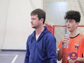 
<a style='margin-left: 5px;' class='btn btn-xs btn-social btn-facebook' href='https://www.facebook.com/sharer/sharer.php?u=https://boladovale.com.br/imgs/800-800-90/conteudo/fotos/1641/img8120.jpg' rel='popup' data-width='500' data-height='400'><i class='fa fa-facebook'></i>Compartilhar <span class='hidden-xs'>no Facebook</span>
</a> 
<a class='btn btn-default btn-xs' target='_blank' href='imgs/800-800-90/conteudo/fotos/1641/img8120.jpg'>
<span class='glyphicon glyphicon-cloud-download'></span> Salvar
</a> 
<span></span>