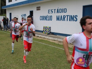 
<a style='margin-left: 5px;' class='btn btn-xs btn-social btn-facebook' href='https://www.facebook.com/sharer/sharer.php?u=https://boladovale.com.br/imgs/800-800-90/conteudo/fotos/1642/img8158.jpg' rel='popup' data-width='500' data-height='400'><i class='fa fa-facebook'></i>Compartilhar <span class='hidden-xs'>no Facebook</span>
</a> 
<a class='btn btn-default btn-xs' target='_blank' href='imgs/800-800-90/conteudo/fotos/1642/img8158.jpg'>
<span class='glyphicon glyphicon-cloud-download'></span> Salvar
</a> 
<span></span>