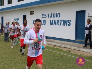 
<a style='margin-left: 5px;' class='btn btn-xs btn-social btn-facebook' href='https://www.facebook.com/sharer/sharer.php?u=https://boladovale.com.br/imgs/800-800-90/conteudo/fotos/1642/img8164.jpg' rel='popup' data-width='500' data-height='400'><i class='fa fa-facebook'></i>Compartilhar <span class='hidden-xs'>no Facebook</span>
</a> 
<a class='btn btn-default btn-xs' target='_blank' href='imgs/800-800-90/conteudo/fotos/1642/img8164.jpg'>
<span class='glyphicon glyphicon-cloud-download'></span> Salvar
</a> 
<span></span>
