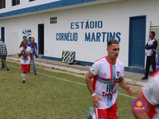 
<a style='margin-left: 5px;' class='btn btn-xs btn-social btn-facebook' href='https://www.facebook.com/sharer/sharer.php?u=https://boladovale.com.br/imgs/800-800-90/conteudo/fotos/1642/img8167.jpg' rel='popup' data-width='500' data-height='400'><i class='fa fa-facebook'></i>Compartilhar <span class='hidden-xs'>no Facebook</span>
</a> 
<a class='btn btn-default btn-xs' target='_blank' href='imgs/800-800-90/conteudo/fotos/1642/img8167.jpg'>
<span class='glyphicon glyphicon-cloud-download'></span> Salvar
</a> 
<span></span>