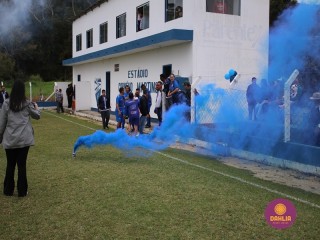 
<a style='margin-left: 5px;' class='btn btn-xs btn-social btn-facebook' href='https://www.facebook.com/sharer/sharer.php?u=https://boladovale.com.br/imgs/800-800-90/conteudo/fotos/1642/img8174.jpg' rel='popup' data-width='500' data-height='400'><i class='fa fa-facebook'></i>Compartilhar <span class='hidden-xs'>no Facebook</span>
</a> 
<a class='btn btn-default btn-xs' target='_blank' href='imgs/800-800-90/conteudo/fotos/1642/img8174.jpg'>
<span class='glyphicon glyphicon-cloud-download'></span> Salvar
</a> 
<span></span>