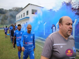 
<a style='margin-left: 5px;' class='btn btn-xs btn-social btn-facebook' href='https://www.facebook.com/sharer/sharer.php?u=https://boladovale.com.br/imgs/800-800-90/conteudo/fotos/1642/img8204.jpg' rel='popup' data-width='500' data-height='400'><i class='fa fa-facebook'></i>Compartilhar <span class='hidden-xs'>no Facebook</span>
</a> 
<a class='btn btn-default btn-xs' target='_blank' href='imgs/800-800-90/conteudo/fotos/1642/img8204.jpg'>
<span class='glyphicon glyphicon-cloud-download'></span> Salvar
</a> 
<span></span>