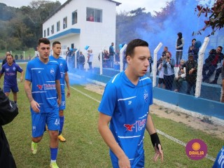 
<a style='margin-left: 5px;' class='btn btn-xs btn-social btn-facebook' href='https://www.facebook.com/sharer/sharer.php?u=https://boladovale.com.br/imgs/800-800-90/conteudo/fotos/1642/img8232.jpg' rel='popup' data-width='500' data-height='400'><i class='fa fa-facebook'></i>Compartilhar <span class='hidden-xs'>no Facebook</span>
</a> 
<a class='btn btn-default btn-xs' target='_blank' href='imgs/800-800-90/conteudo/fotos/1642/img8232.jpg'>
<span class='glyphicon glyphicon-cloud-download'></span> Salvar
</a> 
<span></span>