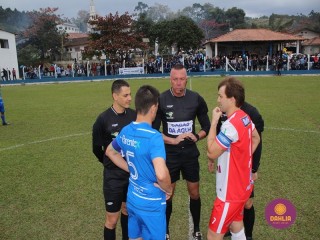
<a style='margin-left: 5px;' class='btn btn-xs btn-social btn-facebook' href='https://www.facebook.com/sharer/sharer.php?u=https://boladovale.com.br/imgs/800-800-90/conteudo/fotos/1642/img8242.jpg' rel='popup' data-width='500' data-height='400'><i class='fa fa-facebook'></i>Compartilhar <span class='hidden-xs'>no Facebook</span>
</a> 
<a class='btn btn-default btn-xs' target='_blank' href='imgs/800-800-90/conteudo/fotos/1642/img8242.jpg'>
<span class='glyphicon glyphicon-cloud-download'></span> Salvar
</a> 
<span></span>