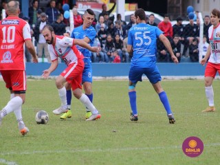 
<a style='margin-left: 5px;' class='btn btn-xs btn-social btn-facebook' href='https://www.facebook.com/sharer/sharer.php?u=https://boladovale.com.br/imgs/800-800-90/conteudo/fotos/1642/img8266.jpg' rel='popup' data-width='500' data-height='400'><i class='fa fa-facebook'></i>Compartilhar <span class='hidden-xs'>no Facebook</span>
</a> 
<a class='btn btn-default btn-xs' target='_blank' href='imgs/800-800-90/conteudo/fotos/1642/img8266.jpg'>
<span class='glyphicon glyphicon-cloud-download'></span> Salvar
</a> 
<span></span>