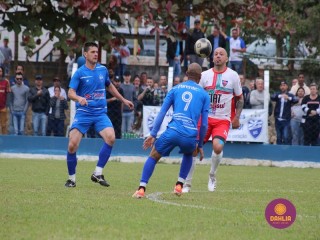 
<a style='margin-left: 5px;' class='btn btn-xs btn-social btn-facebook' href='https://www.facebook.com/sharer/sharer.php?u=https://boladovale.com.br/imgs/800-800-90/conteudo/fotos/1642/img8318.jpg' rel='popup' data-width='500' data-height='400'><i class='fa fa-facebook'></i>Compartilhar <span class='hidden-xs'>no Facebook</span>
</a> 
<a class='btn btn-default btn-xs' target='_blank' href='imgs/800-800-90/conteudo/fotos/1642/img8318.jpg'>
<span class='glyphicon glyphicon-cloud-download'></span> Salvar
</a> 
<span></span>