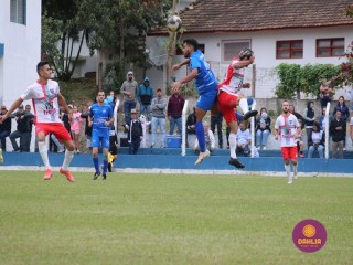 
<a style='margin-left: 5px;' class='btn btn-xs btn-social btn-facebook' href='https://www.facebook.com/sharer/sharer.php?u=https://boladovale.com.br/imgs/800-800-90/conteudo/fotos/1642/img8319.jpg' rel='popup' data-width='500' data-height='400'><i class='fa fa-facebook'></i>Compartilhar <span class='hidden-xs'>no Facebook</span>
</a> 
<a class='btn btn-default btn-xs' target='_blank' href='imgs/800-800-90/conteudo/fotos/1642/img8319.jpg'>
<span class='glyphicon glyphicon-cloud-download'></span> Salvar
</a> 
<span></span>