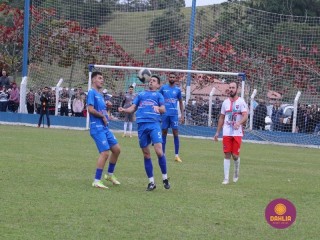 
<a style='margin-left: 5px;' class='btn btn-xs btn-social btn-facebook' href='https://www.facebook.com/sharer/sharer.php?u=https://boladovale.com.br/imgs/800-800-90/conteudo/fotos/1642/img8425.jpg' rel='popup' data-width='500' data-height='400'><i class='fa fa-facebook'></i>Compartilhar <span class='hidden-xs'>no Facebook</span>
</a> 
<a class='btn btn-default btn-xs' target='_blank' href='imgs/800-800-90/conteudo/fotos/1642/img8425.jpg'>
<span class='glyphicon glyphicon-cloud-download'></span> Salvar
</a> 
<span></span>
