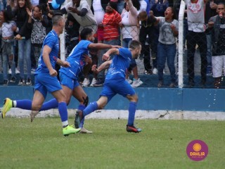 
<a style='margin-left: 5px;' class='btn btn-xs btn-social btn-facebook' href='https://www.facebook.com/sharer/sharer.php?u=https://boladovale.com.br/imgs/800-800-90/conteudo/fotos/1642/img8517.jpg' rel='popup' data-width='500' data-height='400'><i class='fa fa-facebook'></i>Compartilhar <span class='hidden-xs'>no Facebook</span>
</a> 
<a class='btn btn-default btn-xs' target='_blank' href='imgs/800-800-90/conteudo/fotos/1642/img8517.jpg'>
<span class='glyphicon glyphicon-cloud-download'></span> Salvar
</a> 
<span></span>