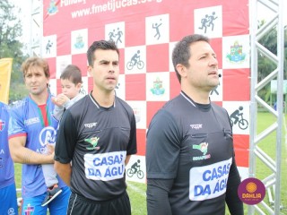 
<a style='margin-left: 5px;' class='btn btn-xs btn-social btn-facebook' href='https://www.facebook.com/sharer/sharer.php?u=https://boladovale.com.br/imgs/800-800-90/conteudo/fotos/1645/img9197.jpg' rel='popup' data-width='500' data-height='400'><i class='fa fa-facebook'></i>Compartilhar <span class='hidden-xs'>no Facebook</span>
</a> 
<a class='btn btn-default btn-xs' target='_blank' href='imgs/800-800-90/conteudo/fotos/1645/img9197.jpg'>
<span class='glyphicon glyphicon-cloud-download'></span> Salvar
</a> 
<span></span>