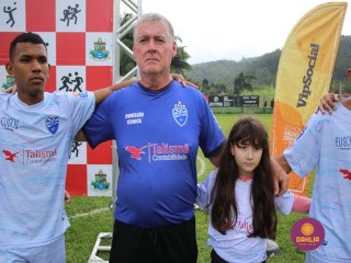 
<a style='margin-left: 5px;' class='btn btn-xs btn-social btn-facebook' href='https://www.facebook.com/sharer/sharer.php?u=https://boladovale.com.br/imgs/800-800-90/conteudo/fotos/1645/img9201.jpg' rel='popup' data-width='500' data-height='400'><i class='fa fa-facebook'></i>Compartilhar <span class='hidden-xs'>no Facebook</span>
</a> 
<a class='btn btn-default btn-xs' target='_blank' href='imgs/800-800-90/conteudo/fotos/1645/img9201.jpg'>
<span class='glyphicon glyphicon-cloud-download'></span> Salvar
</a> 
<span></span>